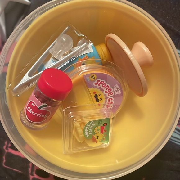 ⚜️MiniVerse Pineapple Upside Down Cake Diner Series 2! - Picture 2 of 3